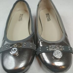Michael Kors "Viva" Ballet Pewter Leather Flats Sh